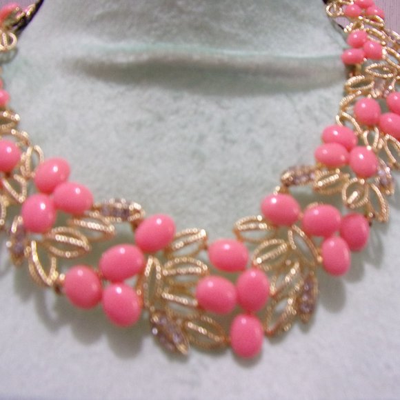 Gold Leafs/Crystals/Pink Bead/Flower Necklace - Picture 3 of 3